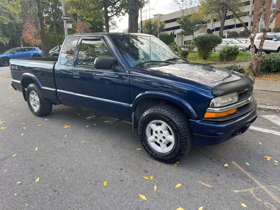2001 Chevrolet S-10 - Image 3 of 8
