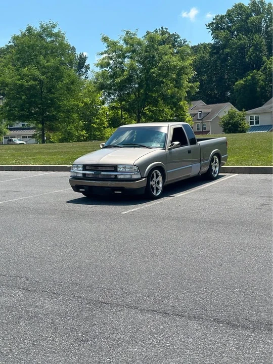 2001 Chevrolet S-10 - Image 5 of 6