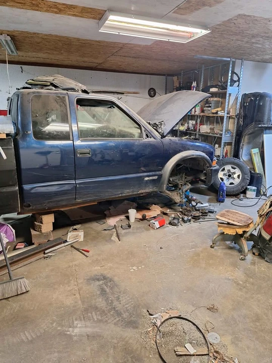 2001 Chevrolet S-10 - Image 6 of 8