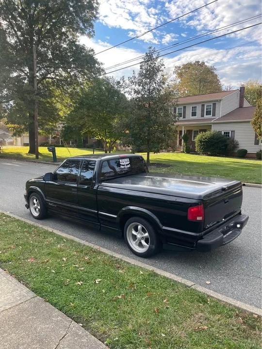 2001 Chevrolet S-10 - Image 3 of 9