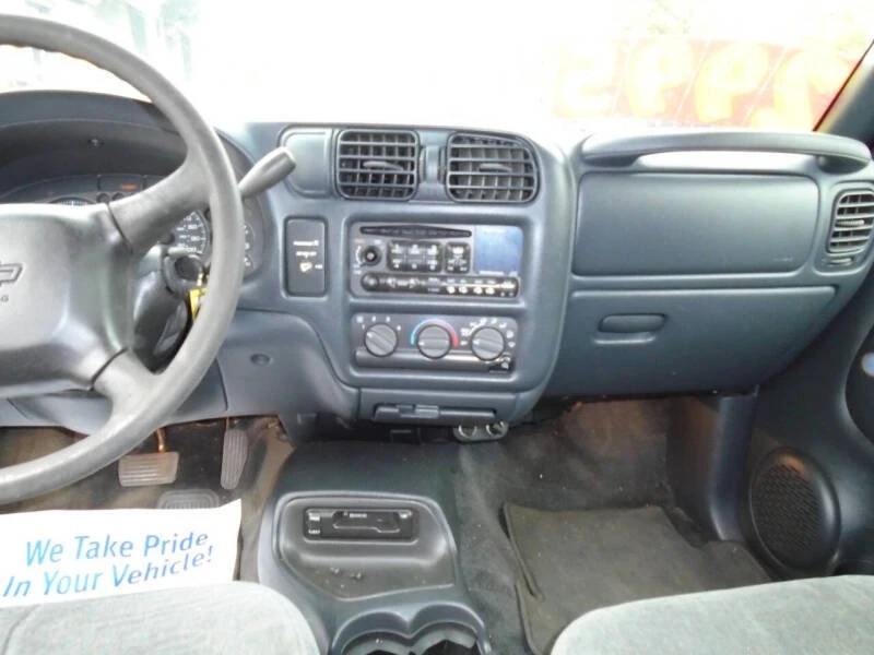 2001 Chevrolet S-10 - Image 6 of 8