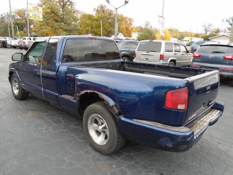 2001 Chevrolet S-10 - Image 3 of 8