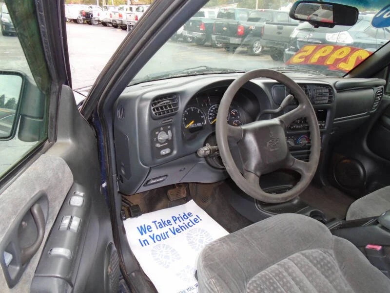 2001 Chevrolet S-10 - Image 5 of 8