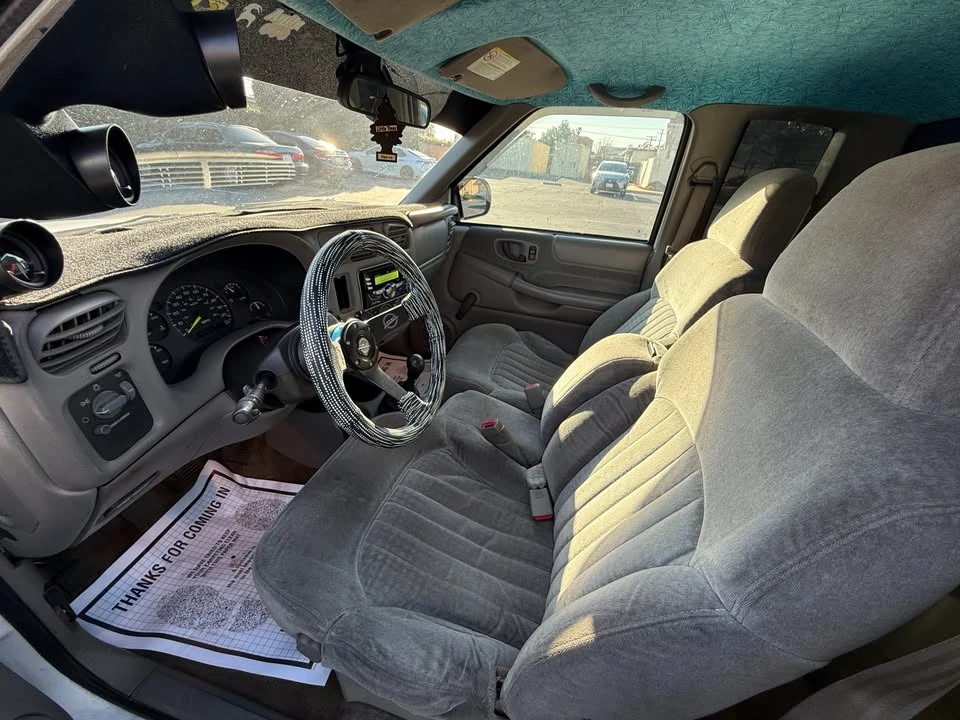 2001 Chevrolet S-10 - Image 8 of 19