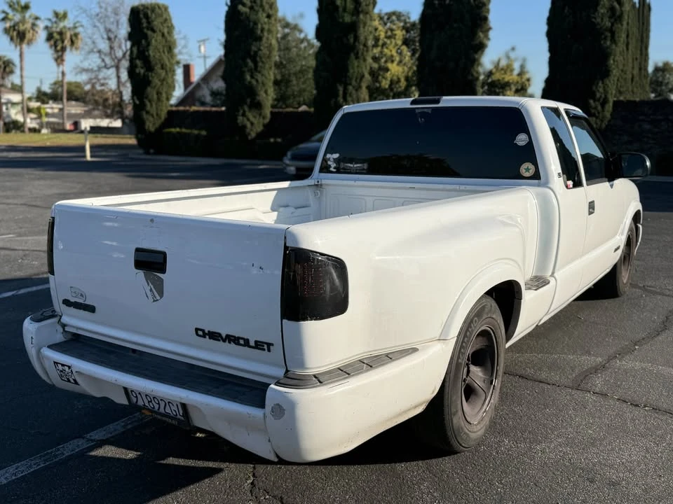 2001 Chevrolet S-10 - Image 5 of 19