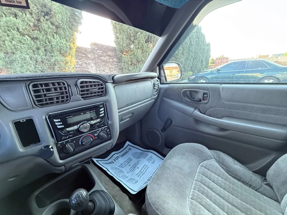 2001 Chevrolet S-10 - Image 15 of 19