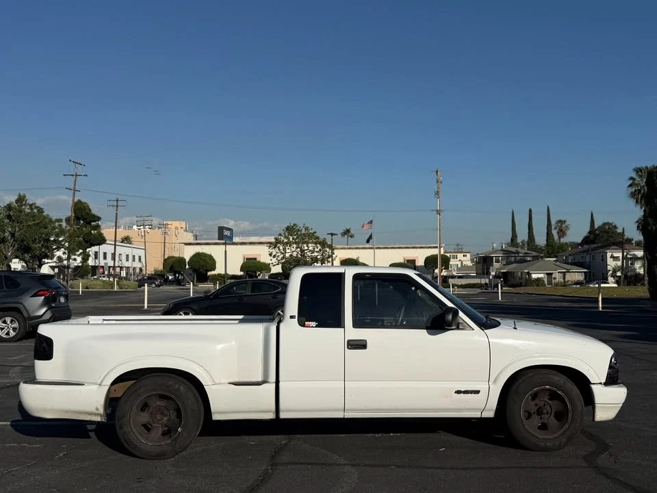 2001 Chevrolet S-10 - Image 6 of 19