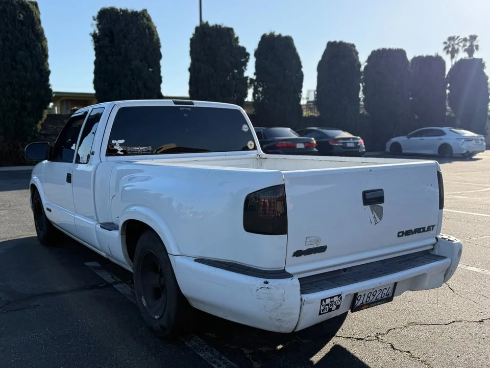 2001 Chevrolet S-10 - Image 4 of 19
