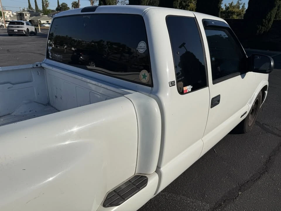 2001 Chevrolet S-10 - Image 11 of 19