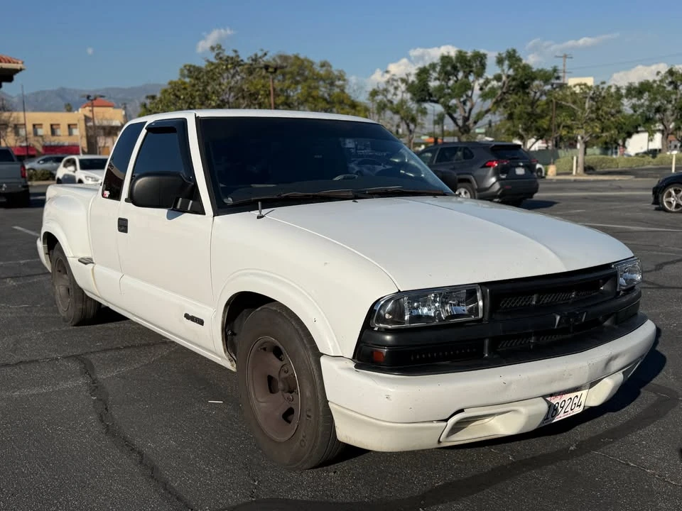 2001 Chevrolet S-10 - Image 7 of 19