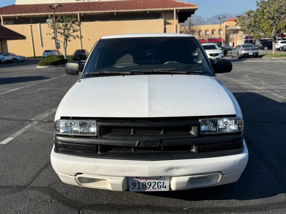 2001 Chevrolet S-10 - Image 2 of 19