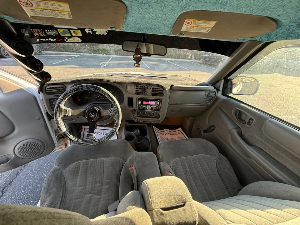 2001 Chevrolet S-10 - Image 10 of 19