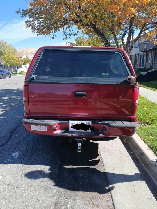 2001 Chevrolet S-10 - Image 2 of 8