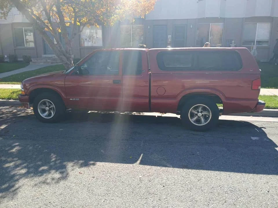 2001 Chevrolet S-10 - Image 3 of 8