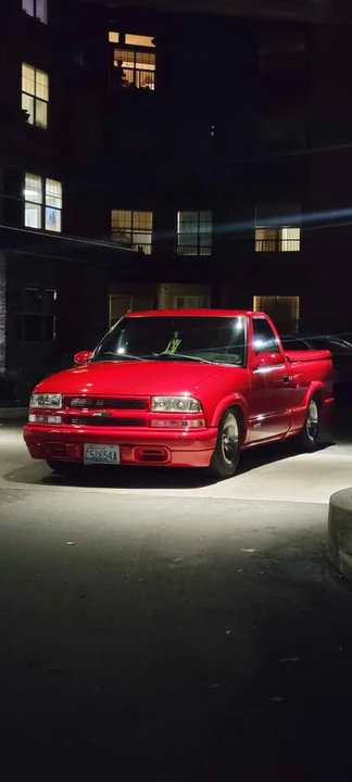 2001 Chevrolet S-10 - Image 2 of 19