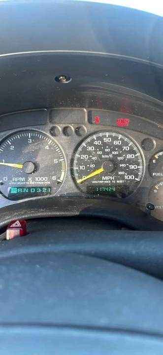 2001 Chevrolet S-10 - Image 3 of 5