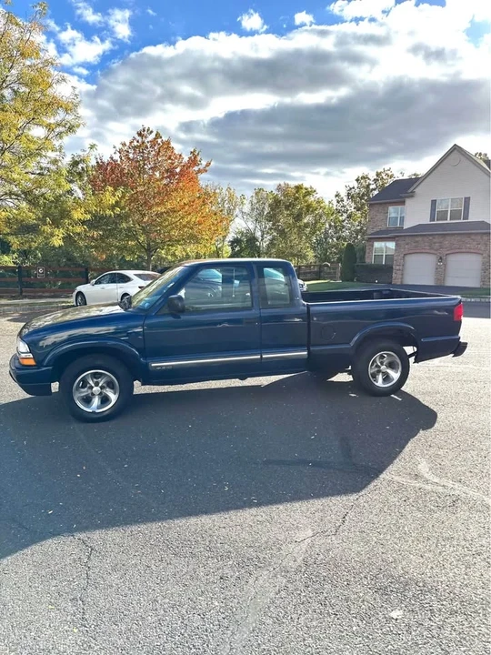 2001 Chevrolet S-10 - Image 10 of 20