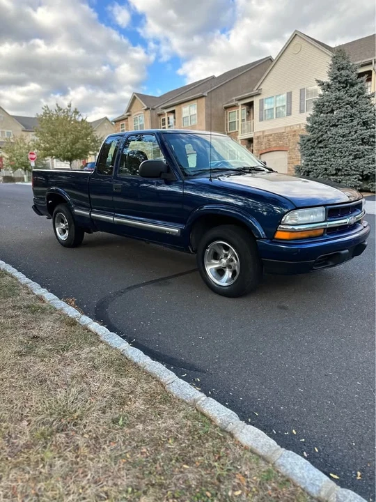 2001 Chevrolet S-10 - Image 3 of 20