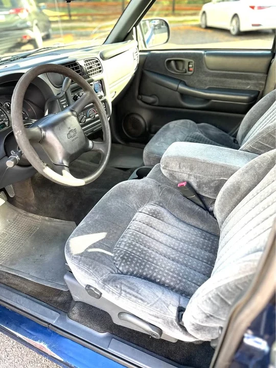 2001 Chevrolet S-10 - Image 11 of 20