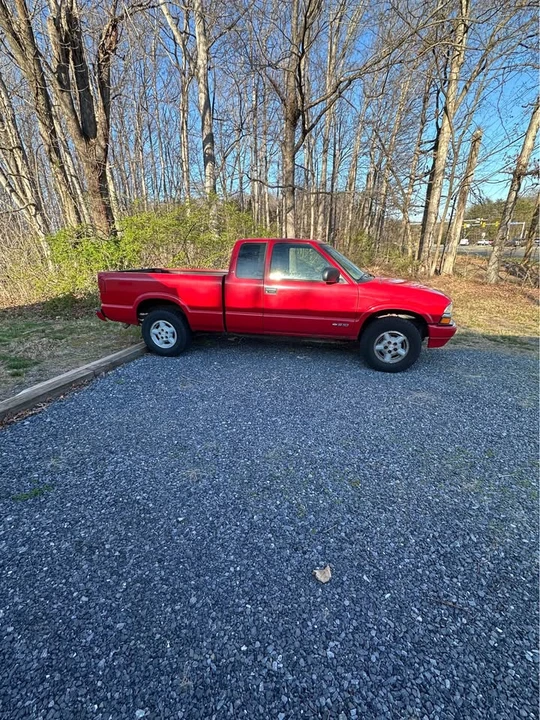 2001 Chevrolet S-10 - Image 3 of 3
