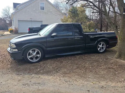 2001 Chevrolet S10 Extended Cab LS Pickup
