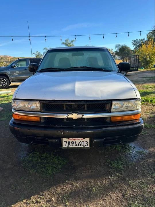 2001 Chevrolet S-10 - Image 3 of 9