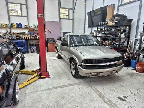 2001 Chevrolet S10 LS