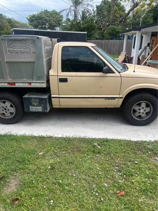 2001 Chevrolet S-10 - Image 3 of 7