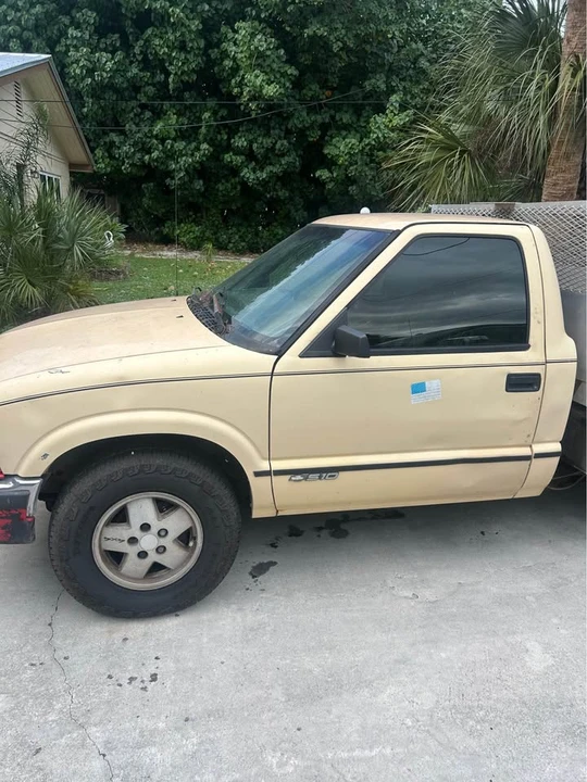 2001 Chevrolet S-10 - Image 5 of 7