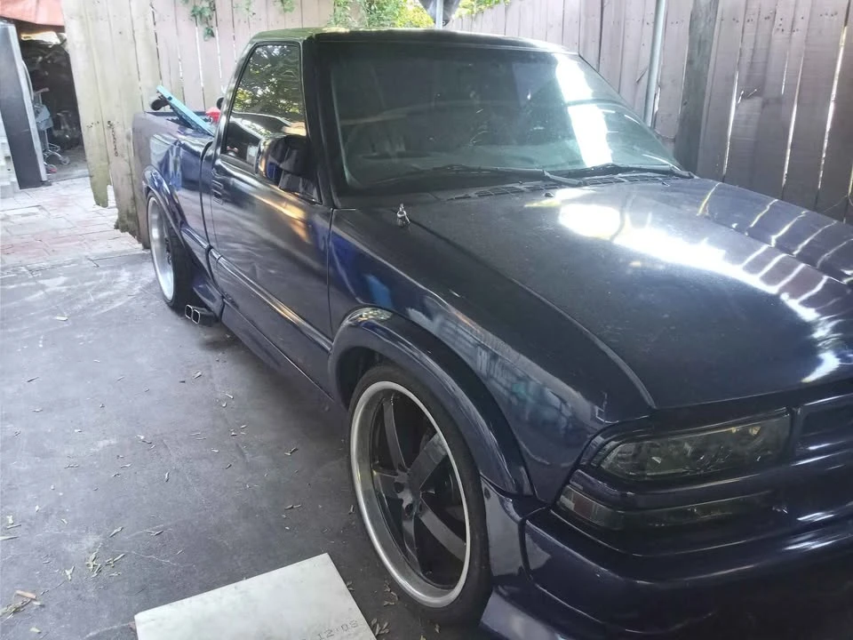 2001 Chevrolet S-10 - Image 3 of 10