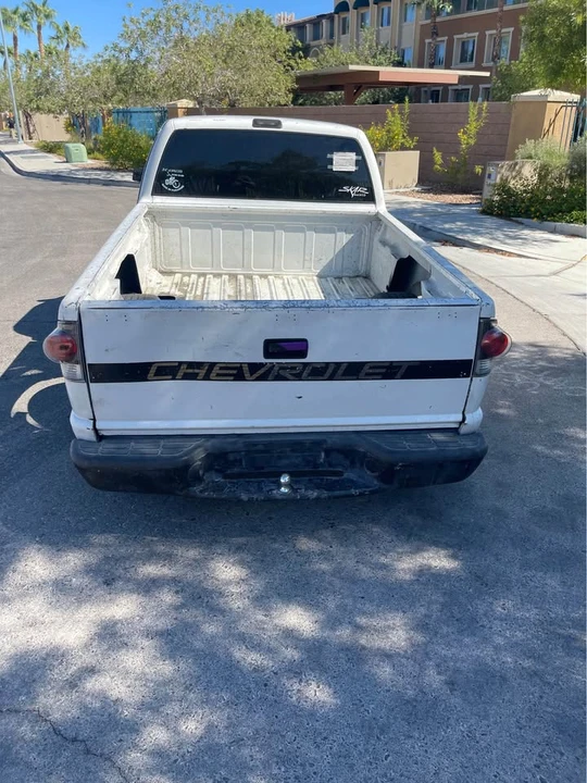 2001 Chevrolet S-10 - Image 9 of 16