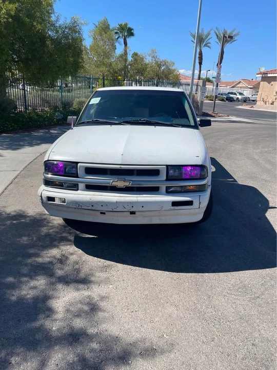 2001 Chevrolet S-10 - Image 6 of 16