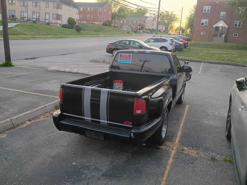 2001 Chevrolet S-10 - Image 3 of 5
