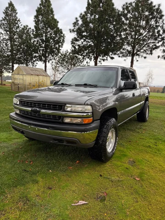 2001 Chevrolet Silverado 1st Gen - Image 2 of 15