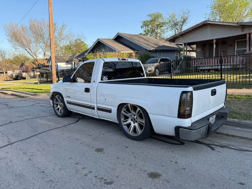 2001 Chevrolet Silverado 1st Gen - Image 2 of 6
