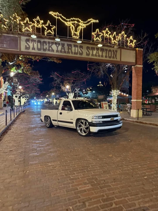 2001 Chevrolet Silverado 1st Gen - Image 2 of 4