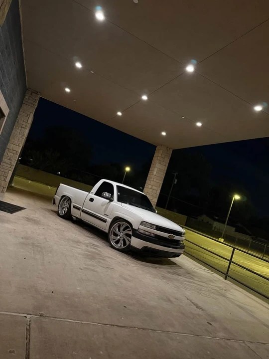 2001 Chevrolet Silverado 1st Gen - Image 3 of 4