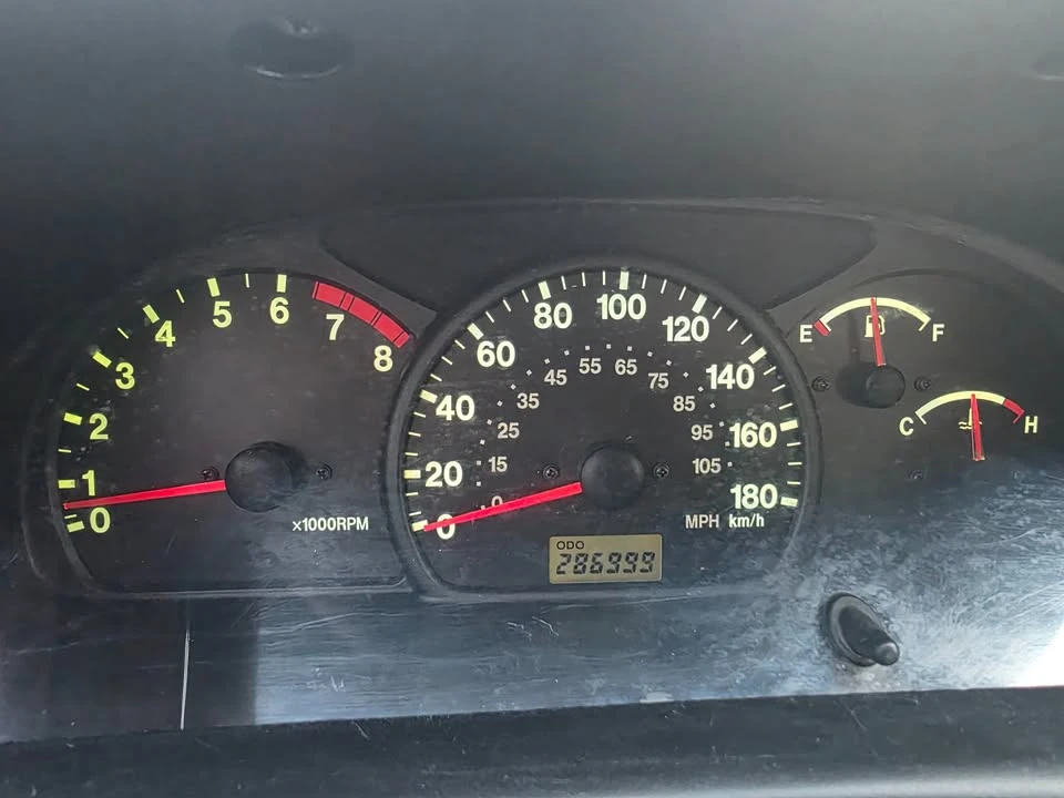 2001 Chevrolet Tracker - Image 7 of 12
