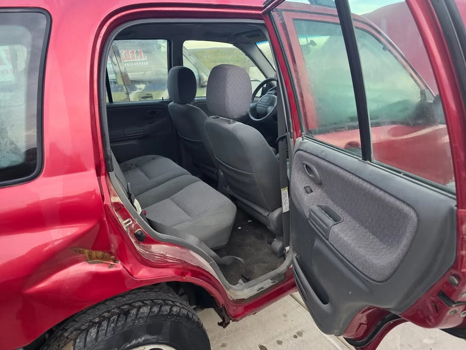 2001 Chevrolet Tracker - Image 6 of 12