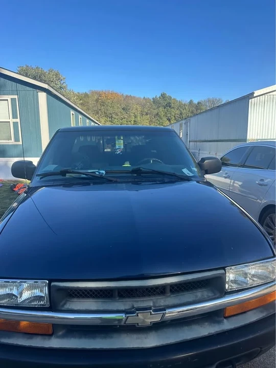 2001 Chevrolet S-10 - Image 6 of 9