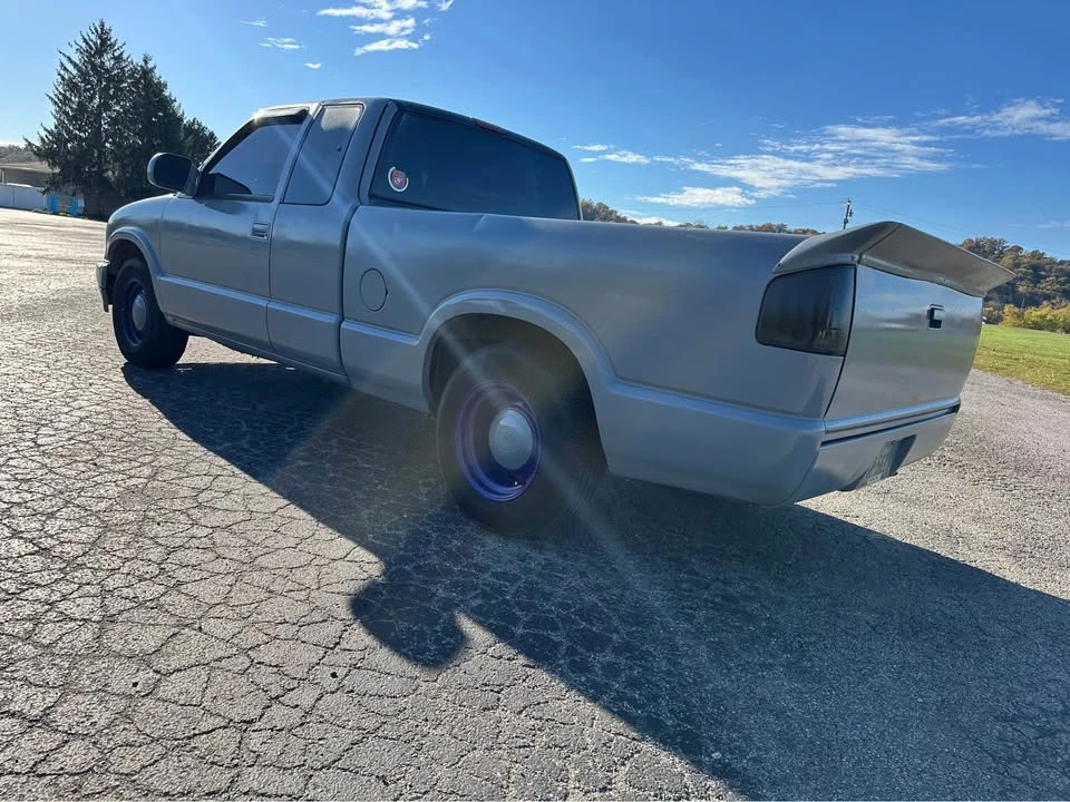 2001 Chevrolet S-10 - Image 6 of 8