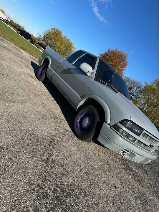2001 Chevrolet S-10 - Image 5 of 8