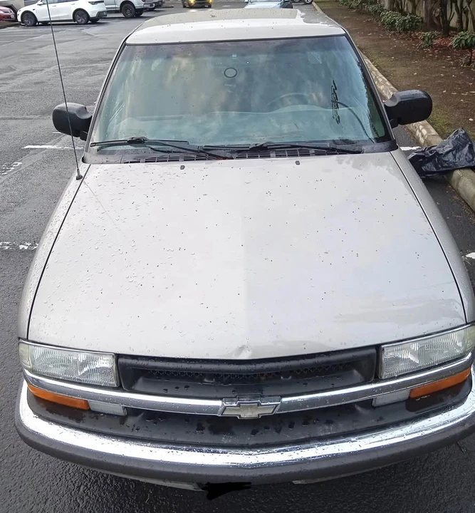 2001 Chevrolet S-10 - Image 3 of 8