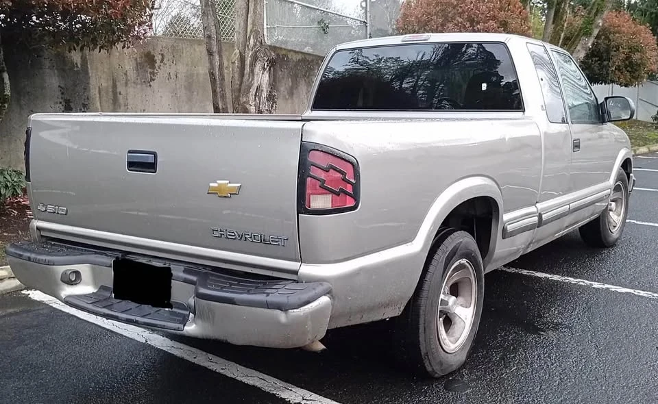 2001 Chevrolet S-10 - Image 4 of 8