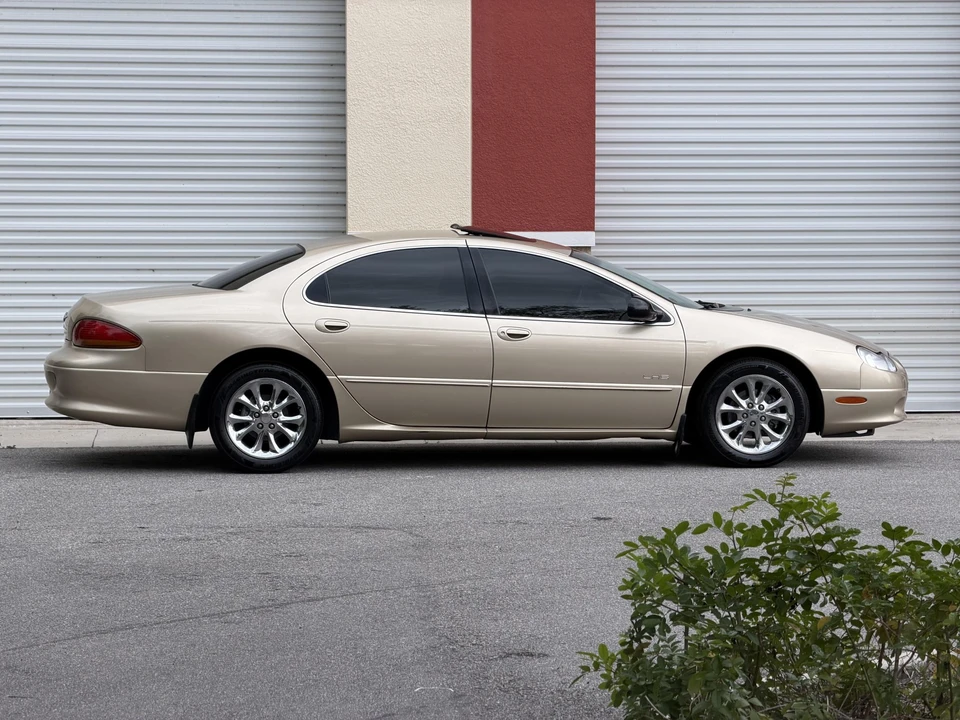 2001 Chrysler Concorde - Image 8 of 31