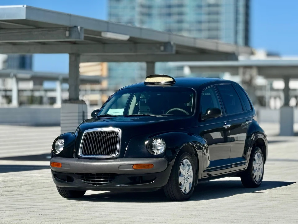 2001 Chrysler PT Cruiser - Image 10 of 31