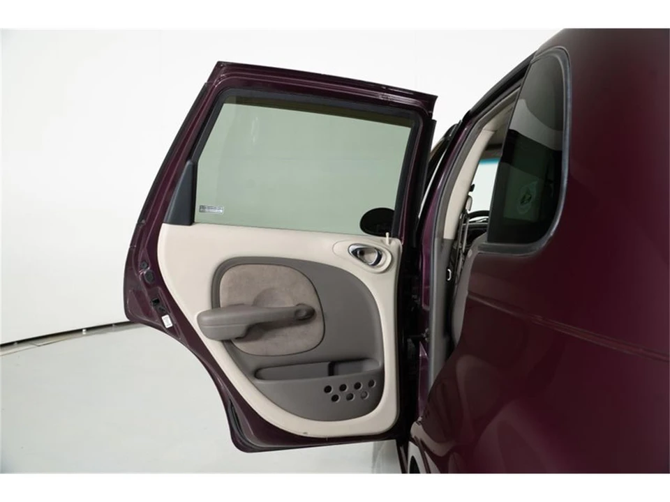 2001 Chrysler PT Cruiser - Image 17 of 31