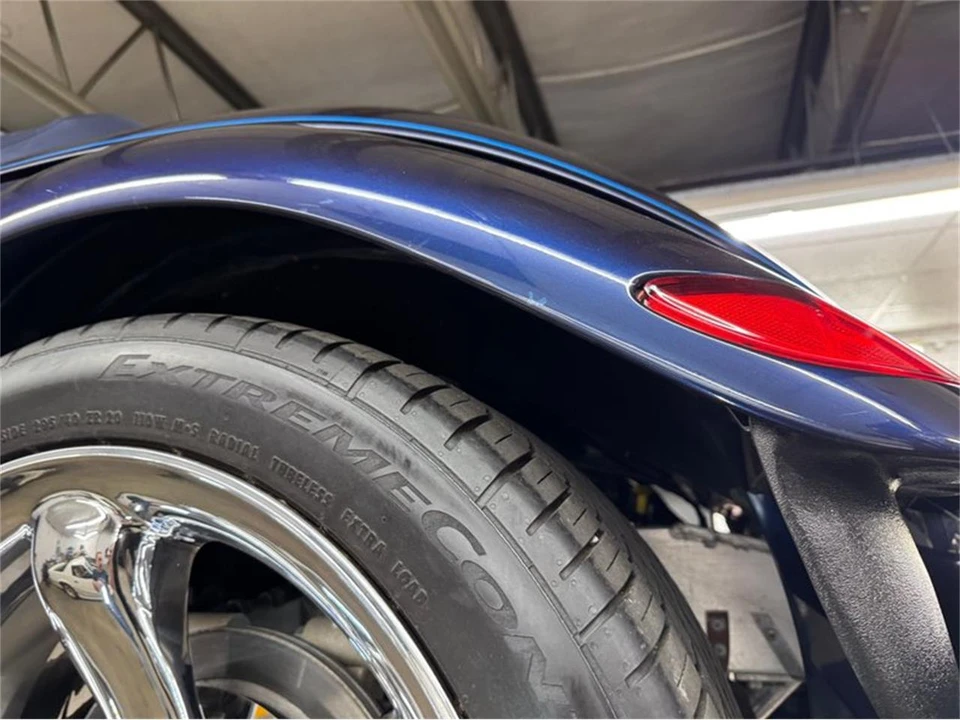 2001 Chrysler Prowler - Image 28 of 31
