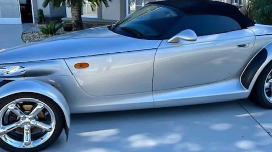 2001 Chrysler Prowler - Image 2 of 26