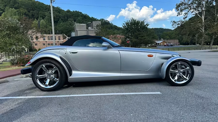 2001 Chrysler Prowler - Image 2 of 31